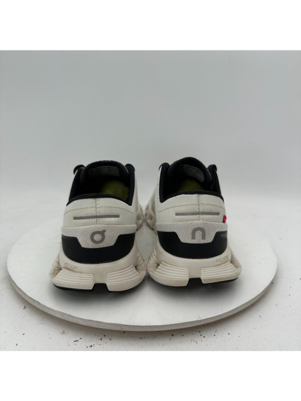 On Cloud X 3 Swiss Engineering Women Size 10  60.98697 White Black Shoes - Picture 5 of 11